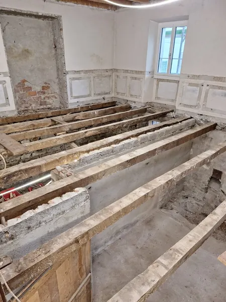 Albergo Etrusco vor und während der Renovation, Bild 18 von 24